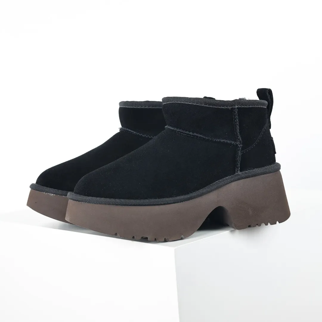 Pick up locally 💰600 Core recommended good price It is a very suitable choice for keeping warm in winter and at home. In the new year, uug has launched a series of styles, which are partial to the preferences of young consumers and have also moved to the forefront of fashion trends. Shoe body material Water-repellent coated suede upper 17mm UGGPURE™ implanted wool insole Lightweight non-slip comfortable rubber outsole With brand LOGO trademark Comes with a full set of packaging Size: 35 36 37 38 39 40